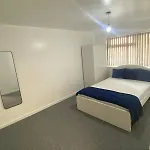 3 Bedroom House With New Kitchen And Bathroom